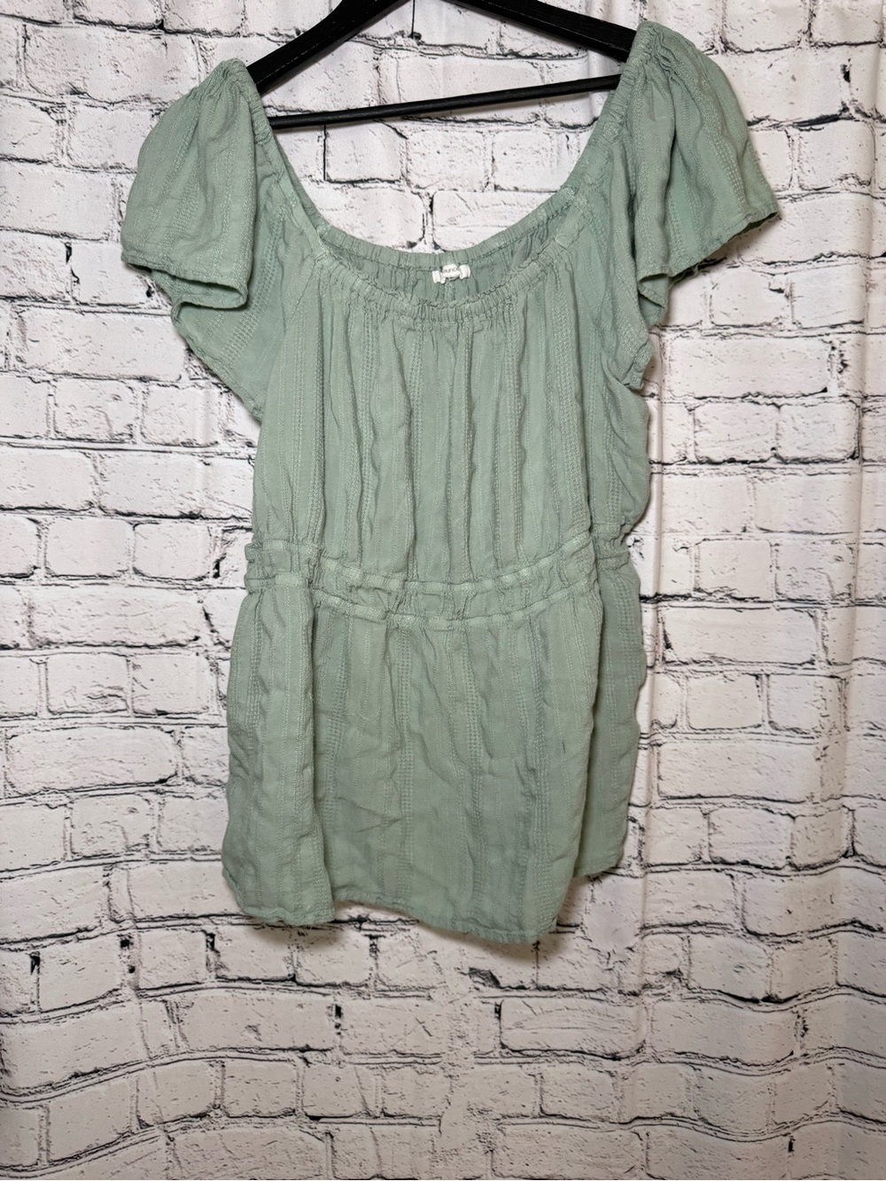 Maurice’s. Green top. Size M